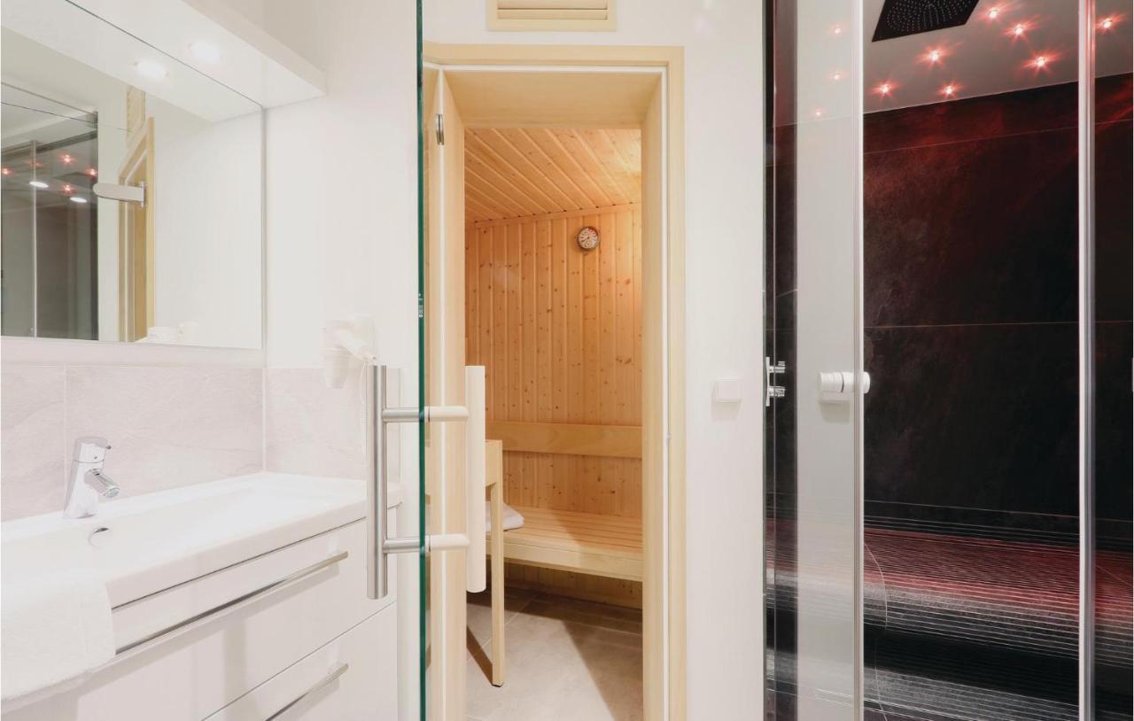 Cozy Apartment In Luebeck Travemuende With Sauna Buitenkant foto