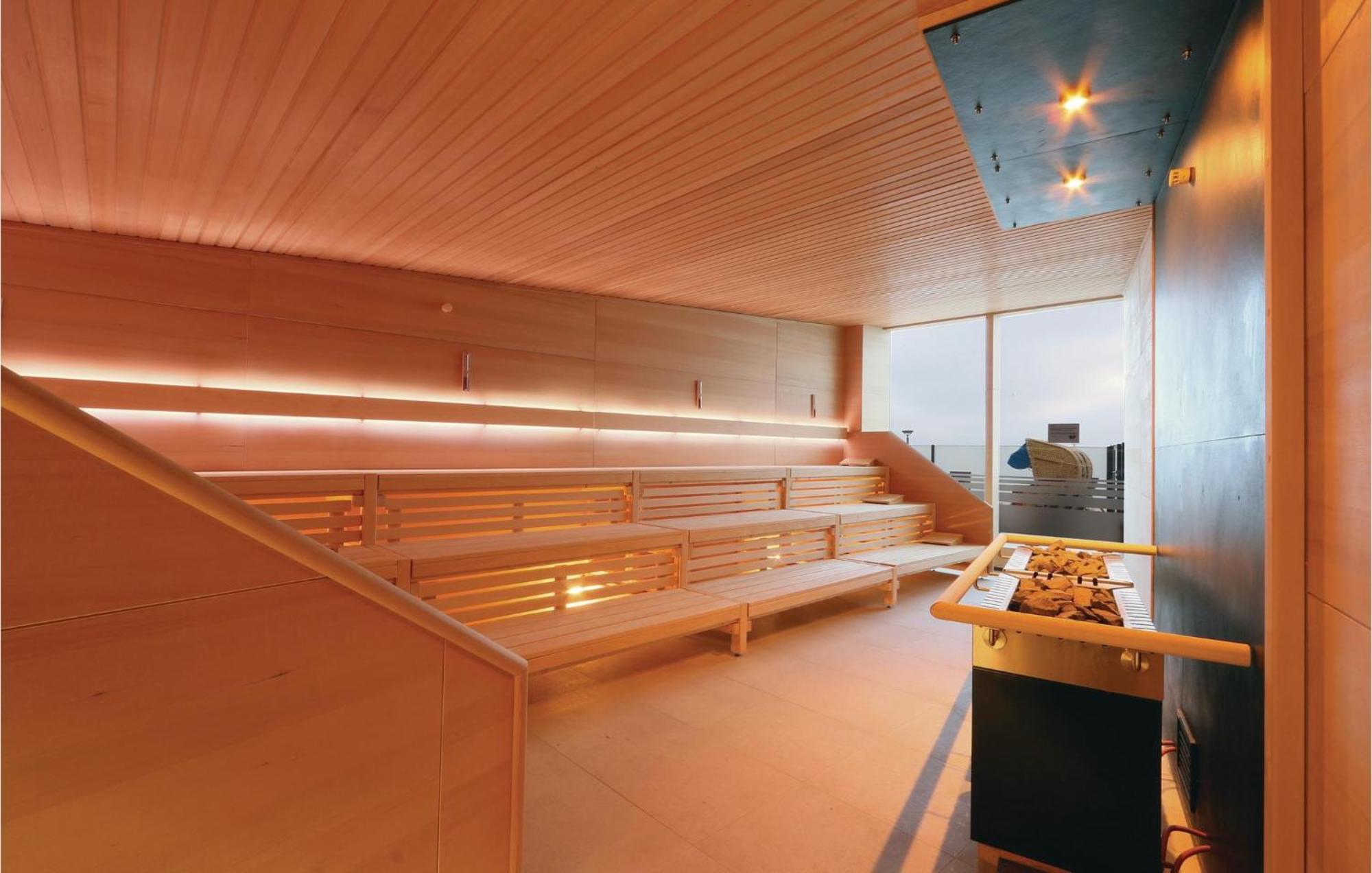 Cozy Apartment In Luebeck Travemuende With Sauna Buitenkant foto